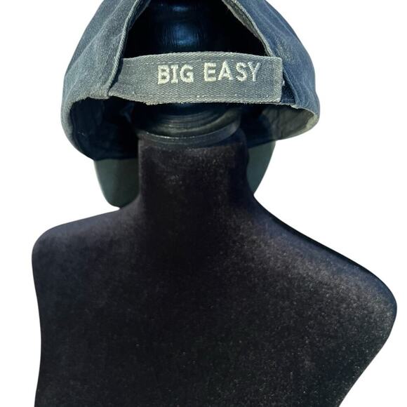 Bourbon St., French Quarter, New Orleans, cap, gray - Picture 5 of 6